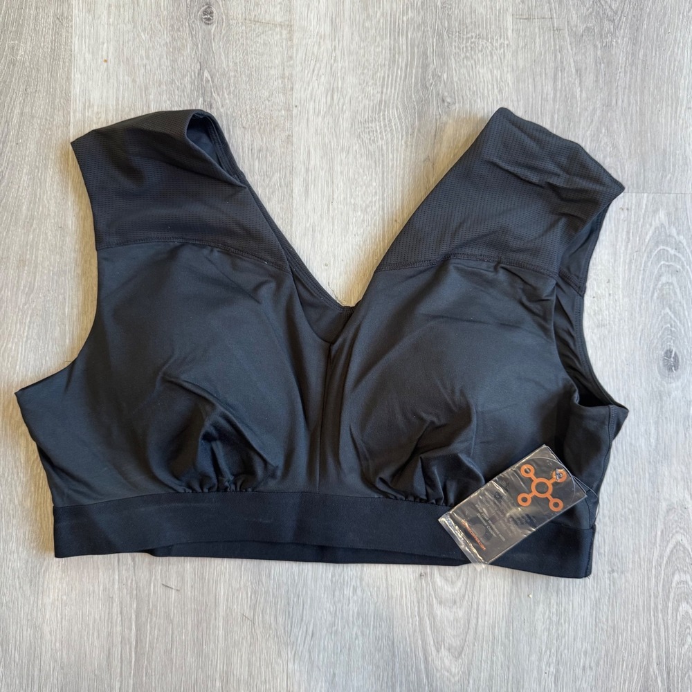 Everyday Support V-Neck Wireless Bra in Black